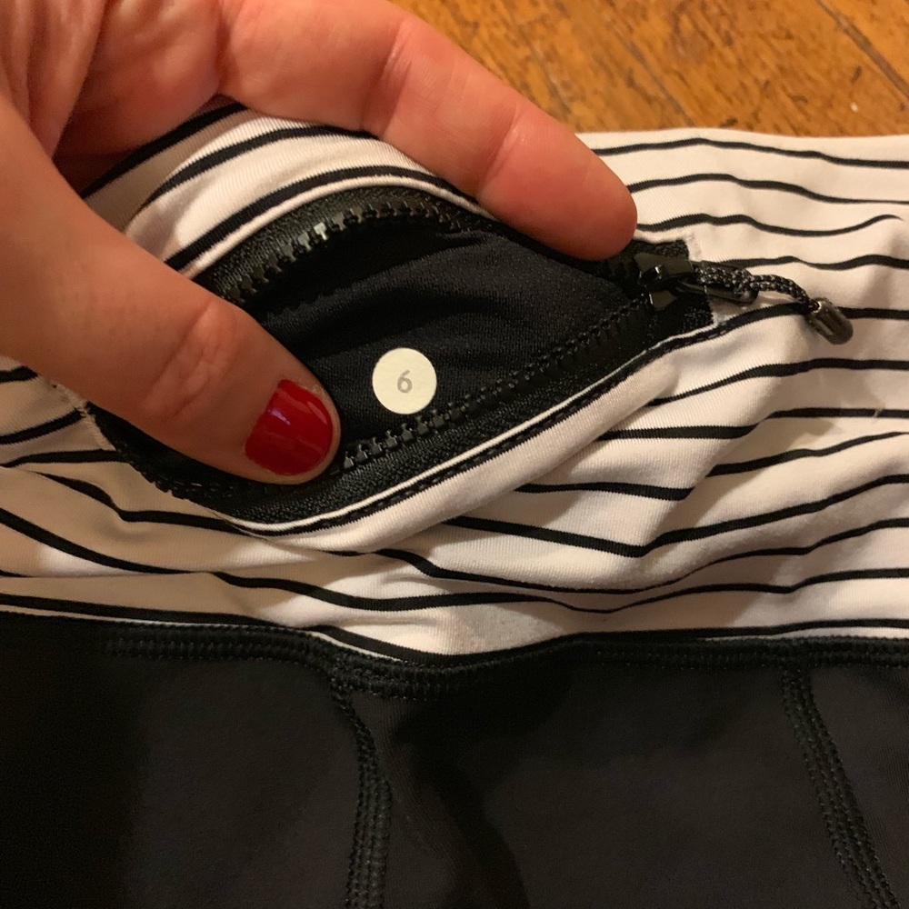 RARE Lululemon QUIET STRIPE Runday Crops! - Picture 9 of 10